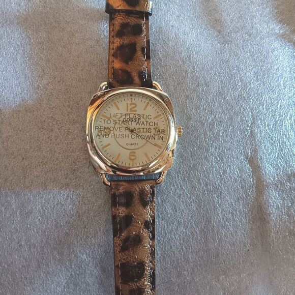 Gossip Leopard Print Analog Watch - Picture 3 of 5